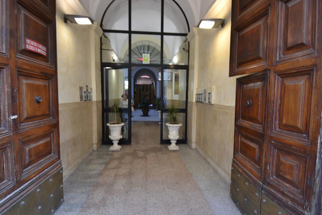 Hotel Ferrarese Rome Bagian luar foto